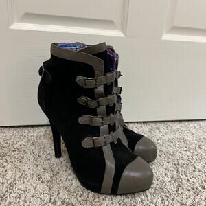 Y2K Black & Grey Black Rooster "Ariel" Heeled Buckle Boots